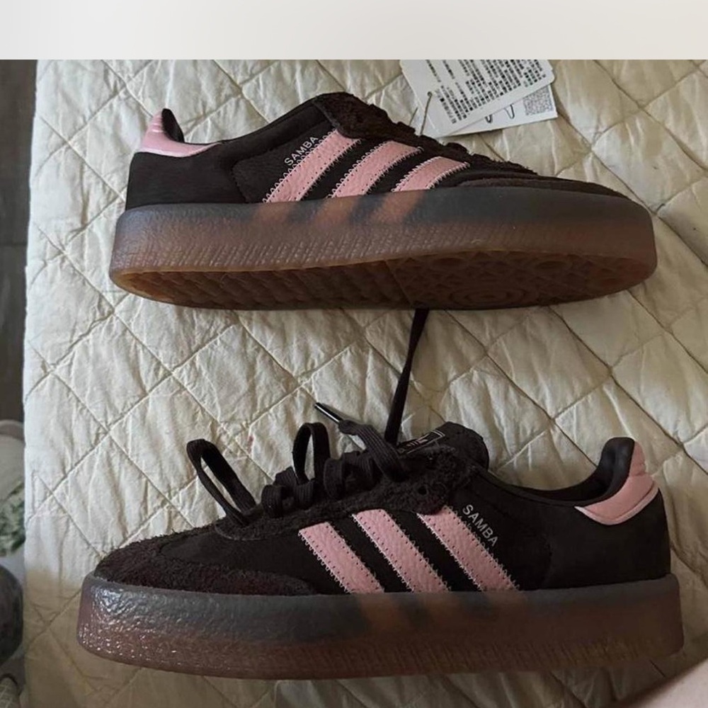 Adidas Sambae - Women’s - Never worn - box included